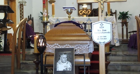Uroczystości pogrzebowe zmarłego ks. Jana Borzyszkowskiego