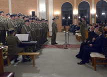 Koncert chóru Reprezentacyjnego Zespołu Artystycznego Wojska Polskiego.