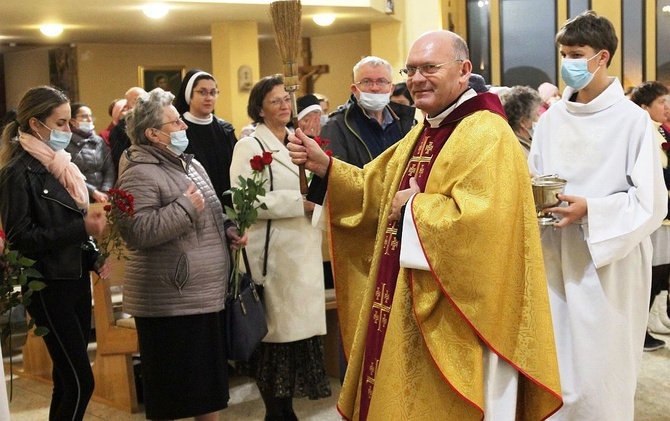 Wprowadzenie relikwii św. Rity do kościoła w Cygańskim Lesie