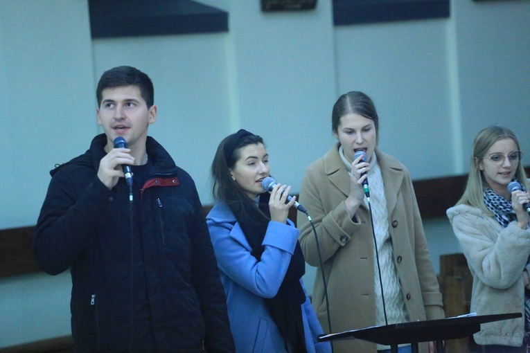 Spotkanie młodych u MB Fatimskiej