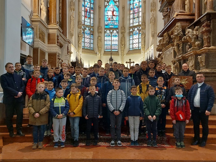 Liturgiczna Służba Ołtarza z Nawojowej pielgrzymowała do seminarium