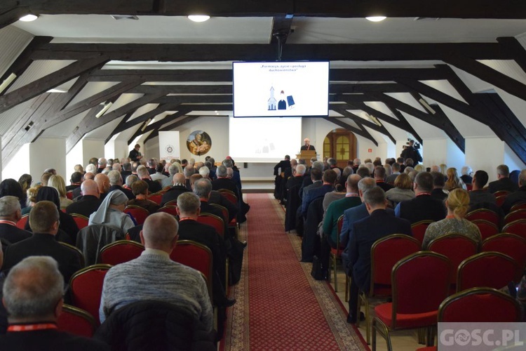 W Paradyżu trwa sesja robocza I Synodu Diecezji Zielonogórsko-Gorzowskiej