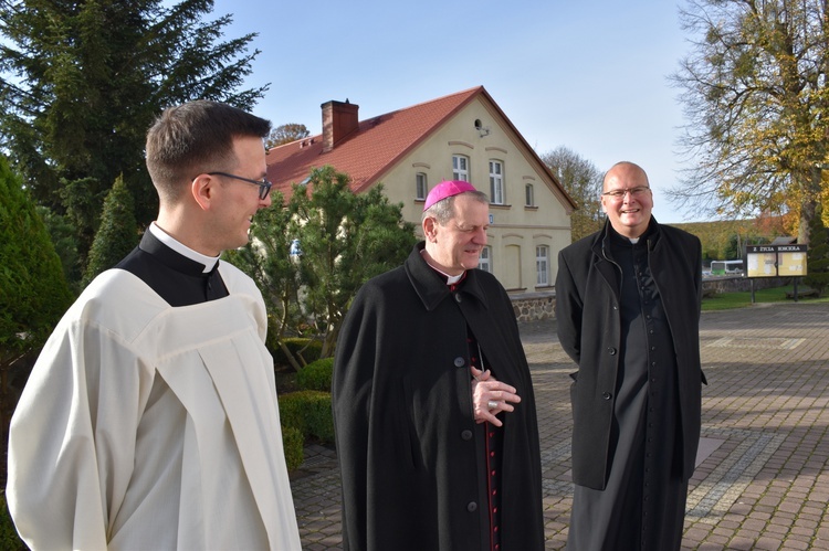 Konsekracja ołtarza w luzińskiej parafii