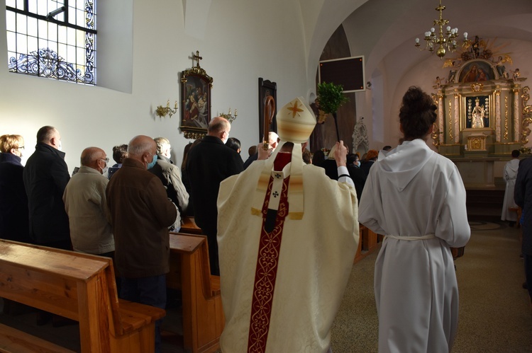 Konsekracja ołtarza w luzińskiej parafii