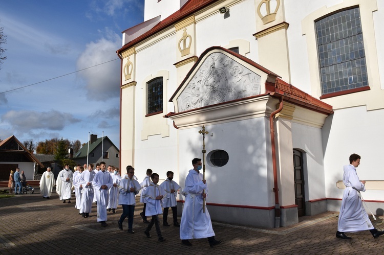 Konsekracja ołtarza w luzińskiej parafii