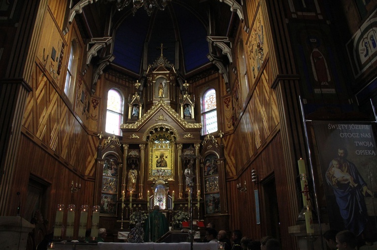 Jurków k. Limanowej. Nowa chorągiew Zakonu Rycerzy św. Jana Pawła II