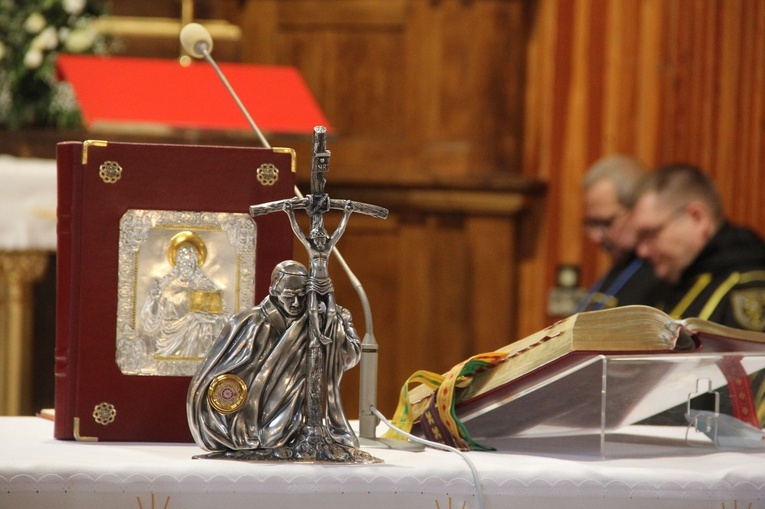 Jurków k. Limanowej. Nowa chorągiew Zakonu Rycerzy św. Jana Pawła II