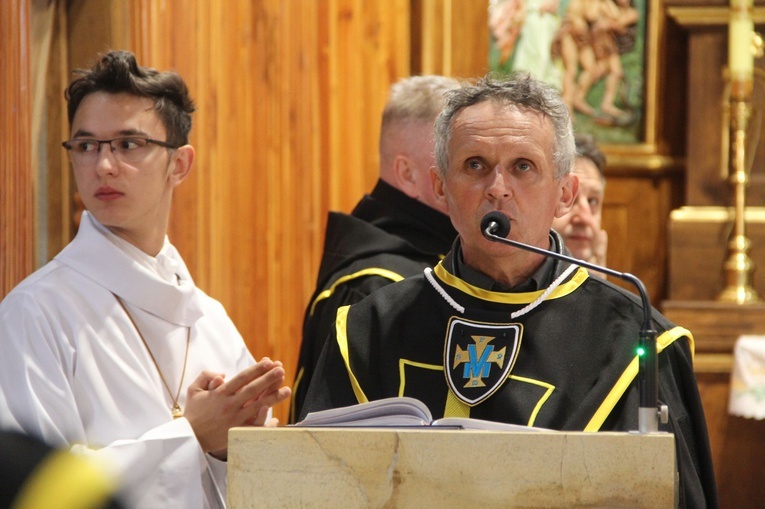 Jurków k. Limanowej. Nowa chorągiew Zakonu Rycerzy św. Jana Pawła II