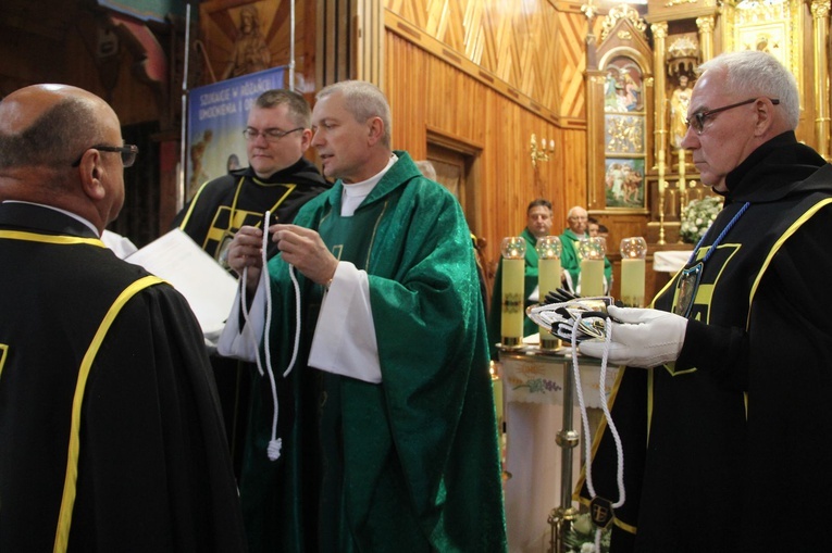 Jurków k. Limanowej. Nowa chorągiew Zakonu Rycerzy św. Jana Pawła II