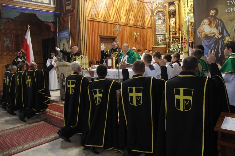 Jurków k. Limanowej. Nowa chorągiew Zakonu Rycerzy św. Jana Pawła II