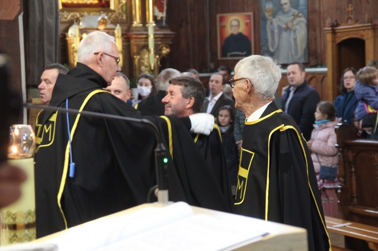 Jurków k. Limanowej. Nowa chorągiew Zakonu Rycerzy św. Jana Pawła II