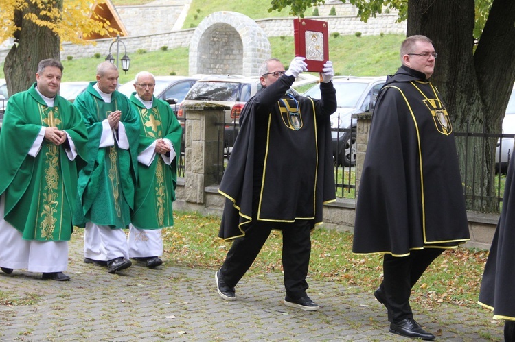 Jurków k. Limanowej. Nowa chorągiew Zakonu Rycerzy św. Jana Pawła II