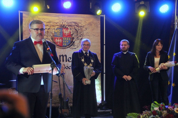 Bochnia. Gala Bene Meritus dla Powiatu Bocheńskiego 2021