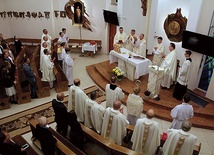 Świętowanie jubileuszu diecezjalne wydawnictwo rozpoczęło 16 października w Gródku nad Dunajcem Mszą św. dziękczynną pod przewodnictwem biskupa tarnowskiego Andrzeja Jeża.