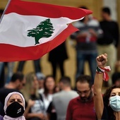 Liban, najbogatsze niegdyś państwo Bliskiego Wschodu, jest na krawędzi upadku. Demonstrujący na ulicach mieszkańcy domagają się zdecydowanych reform.