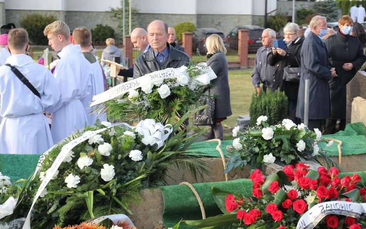 Pogrzeb śp. ks. prałata Eugeniusza Góry w Janowicach