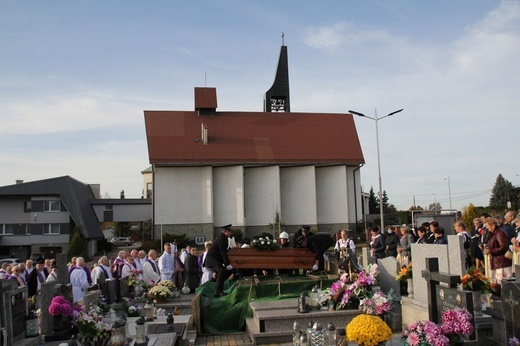 Pogrzeb śp. ks. prałata Eugeniusza Góry w Janowicach