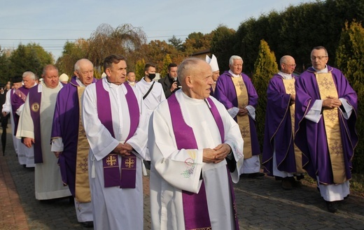 Pogrzeb śp. ks. prałata Eugeniusza Góry w Janowicach