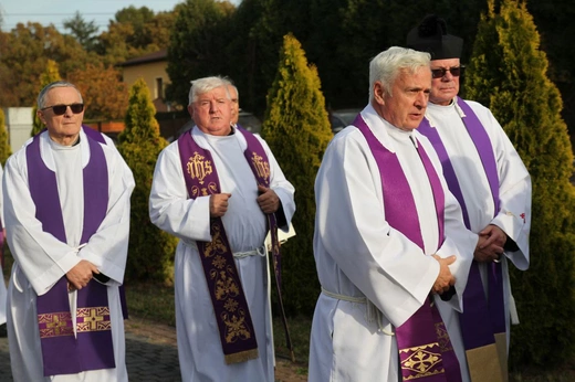 Pogrzeb śp. ks. prałata Eugeniusza Góry w Janowicach