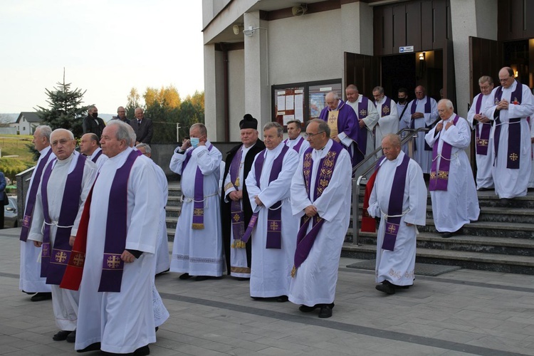 Pogrzeb śp. ks. prałata Eugeniusza Góry w Janowicach