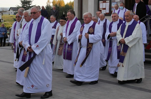 Pogrzeb śp. ks. prałata Eugeniusza Góry w Janowicach