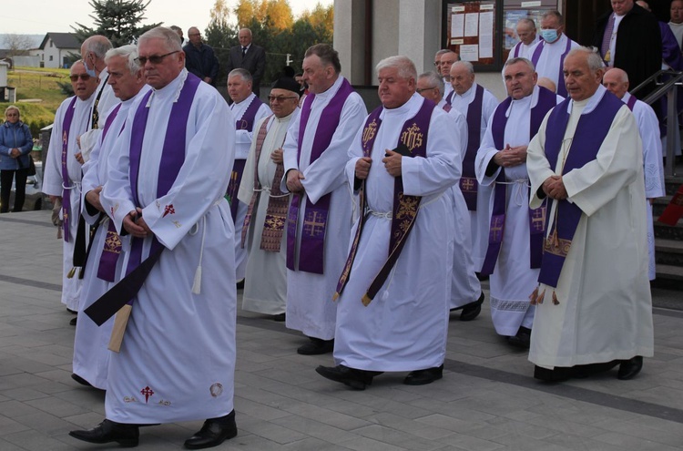 Pogrzeb śp. ks. prałata Eugeniusza Góry w Janowicach