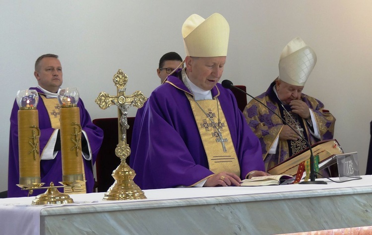 Pogrzeb śp. ks. prałata Eugeniusza Góry w Janowicach