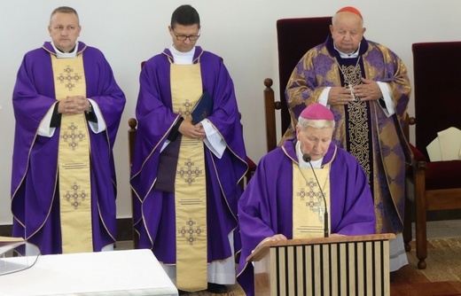 Pogrzeb śp. ks. prałata Eugeniusza Góry w Janowicach