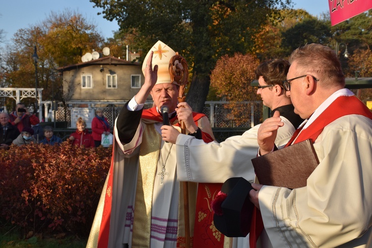 Krzyż w Gdańsku Brzeźnie poświęcony