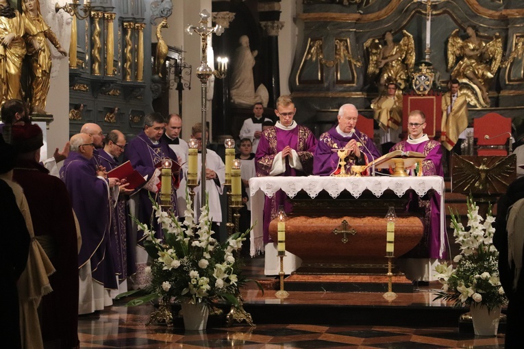 Msza św. w 1. rocznicę śmierci bp. Józefa Zawitkowskiego
