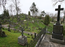 Na cmentarzach Wileńszczyzny i Powązkach kwesta na rzecz Rossy – najstarszej nekropolii Wilna
