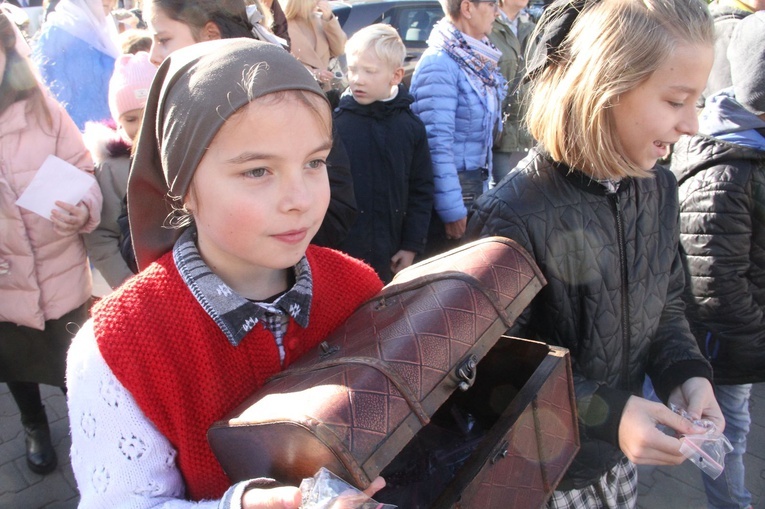 Dębica. Pochód Świętych Rodzin