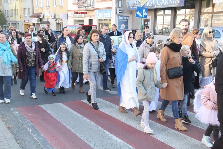 Dębica. Pochód Świętych Rodzin