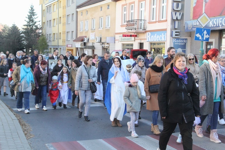 Dębica. Pochód Świętych Rodzin