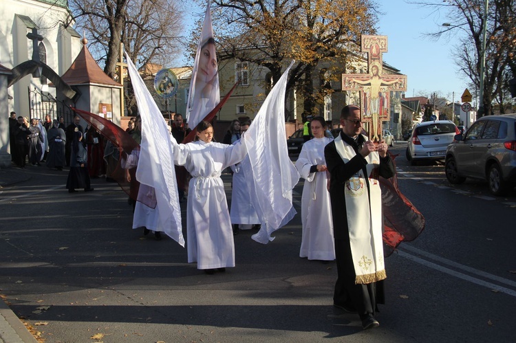 Dębica. Pochód Świętych Rodzin