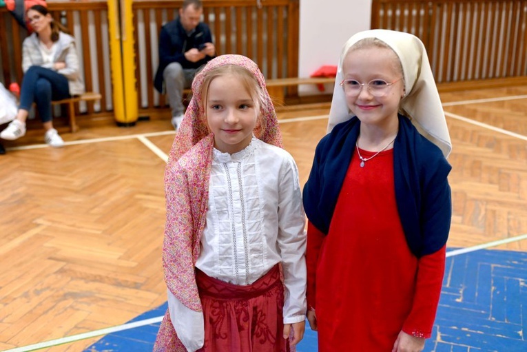 Świdnica. Księża też przebrali się za świętych