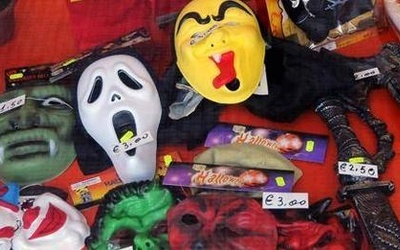 Burmistrz apulijskiego miasteczka obawia się rozprzestrzeniania koronawirusa podczas imprez halloweenowych.