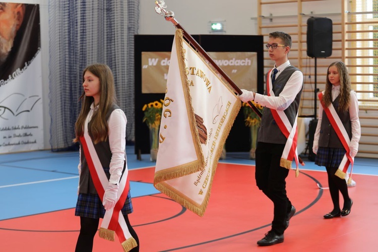 Pobłogosławienie sali gimnastycznej w Katolickiej Szkole Podstawowej w Czechowicach-Dziedzicach