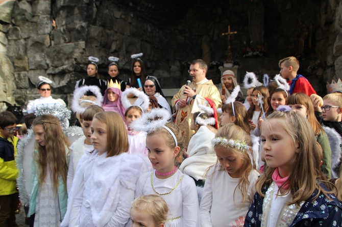 Wszyscy Święci w parafii pw. św. Jadwigi we Wrocławiu-Leśnicy