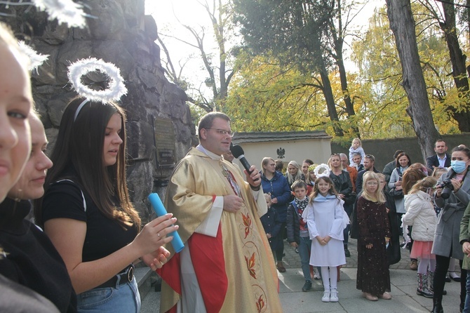 Wszyscy Święci w parafii pw. św. Jadwigi we Wrocławiu-Leśnicy