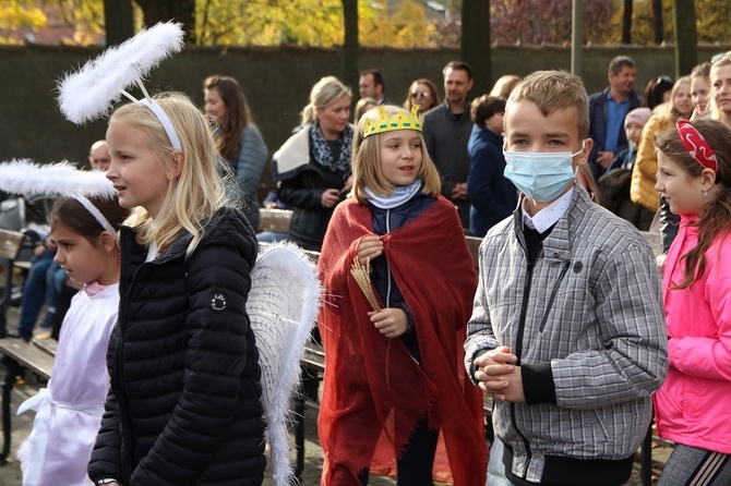 Wszyscy Święci w parafii pw. św. Jadwigi we Wrocławiu-Leśnicy