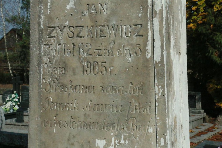 Cmentarz w Urzędowie