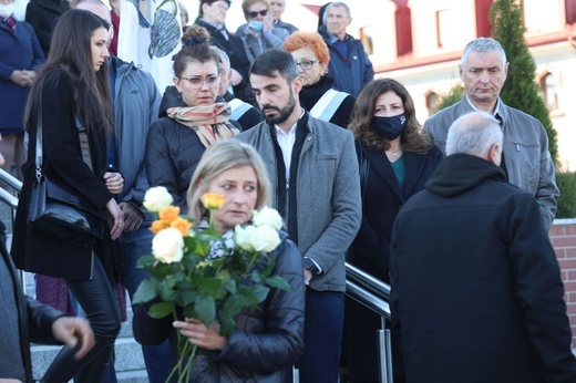 Ostatnie pożegnanie o. Krzysztofa Janasa OFMConv w Harmężach