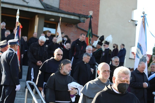 Ostatnie pożegnanie o. Krzysztofa Janasa OFMConv w Harmężach