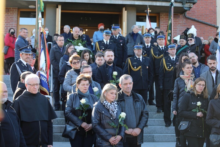 Ostatnie pożegnanie o. Krzysztofa Janasa OFMConv w Harmężach