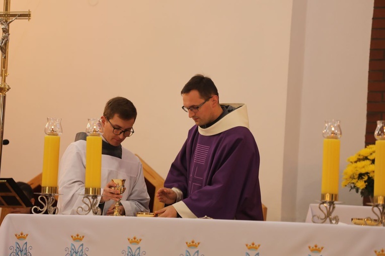 Ostatnie pożegnanie o. Krzysztofa Janasa OFMConv w Harmężach