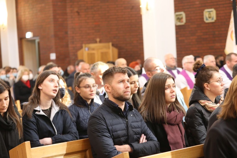 Ostatnie pożegnanie o. Krzysztofa Janasa OFMConv w Harmężach