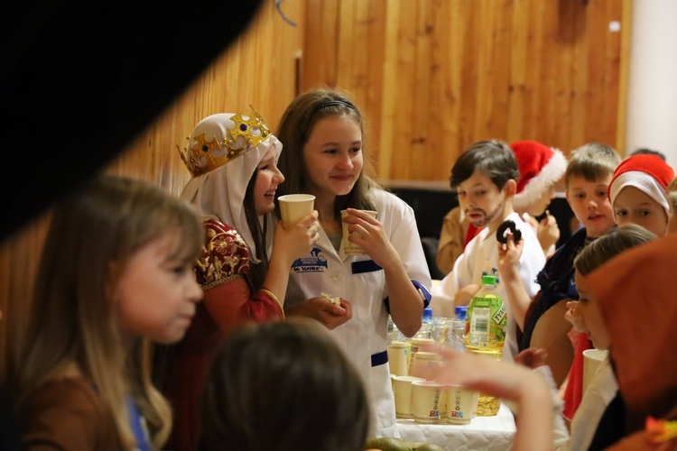 Bielawa. Zabalowali u Wniebowziętej