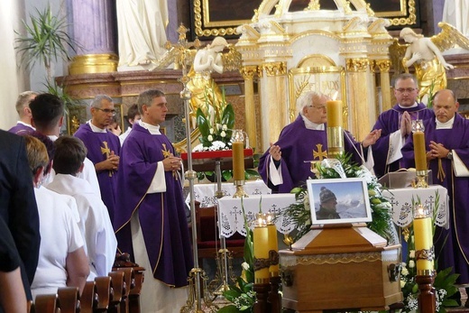 Pożegnanie śp. Pawła Mendrocha - 22-latka ze Skoczowa