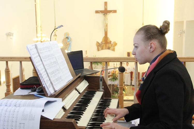 Zabrnie. 40 lat parafii